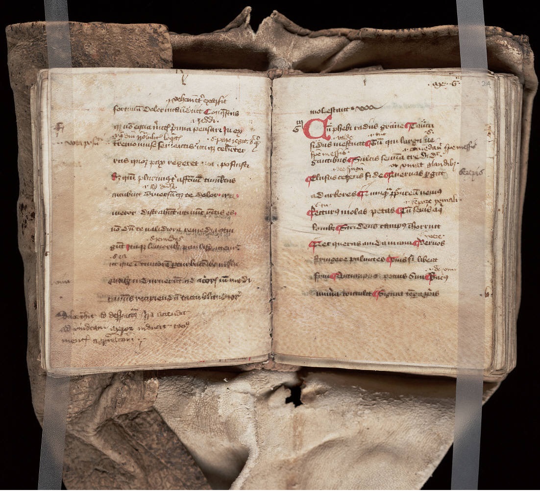 Girdle book. Beinecke Rare Book and Manuscript Library, Yale University.