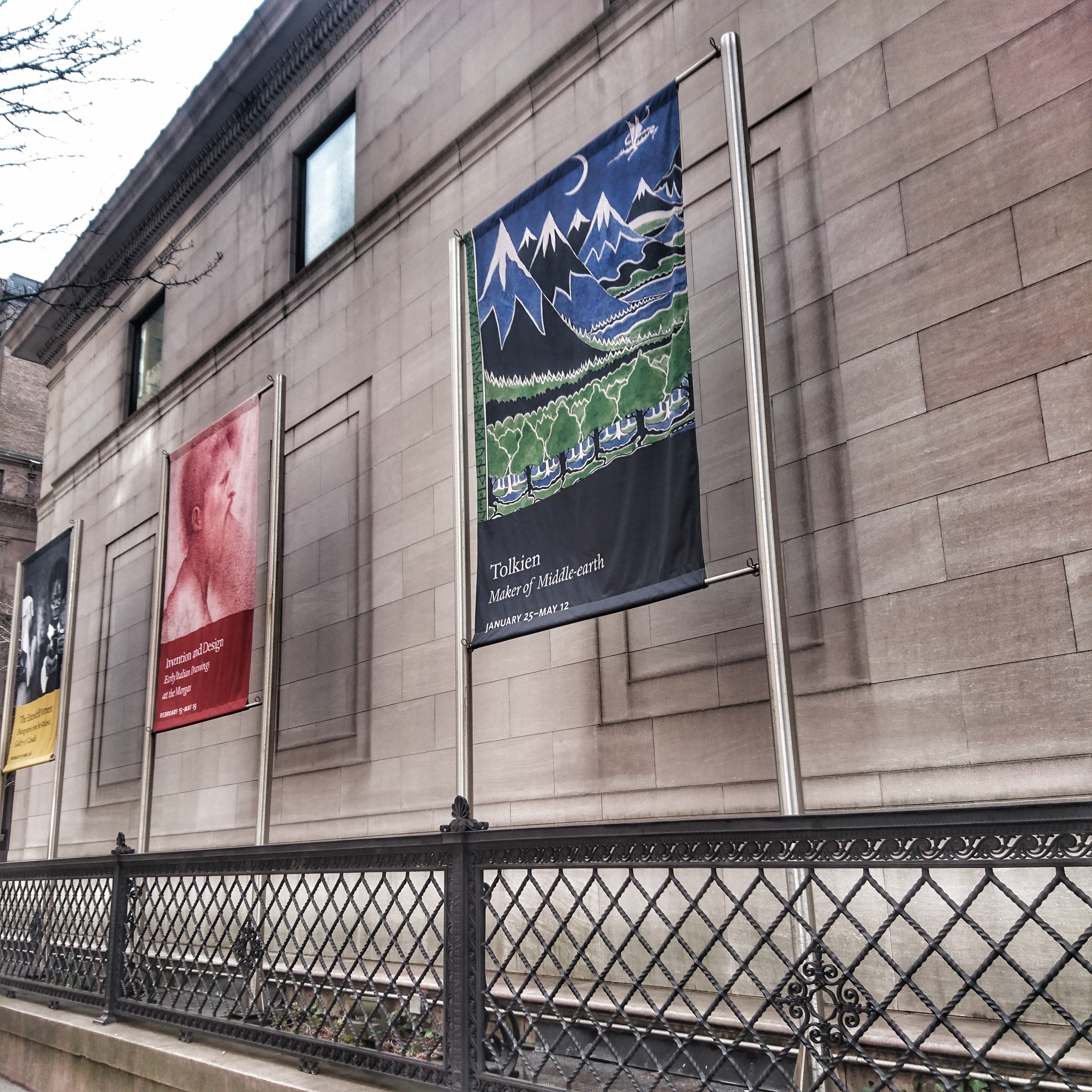 Banner of Tolkien exhibition in front of Morgan Library & Museum (c) Marcel Aubron-Bülles