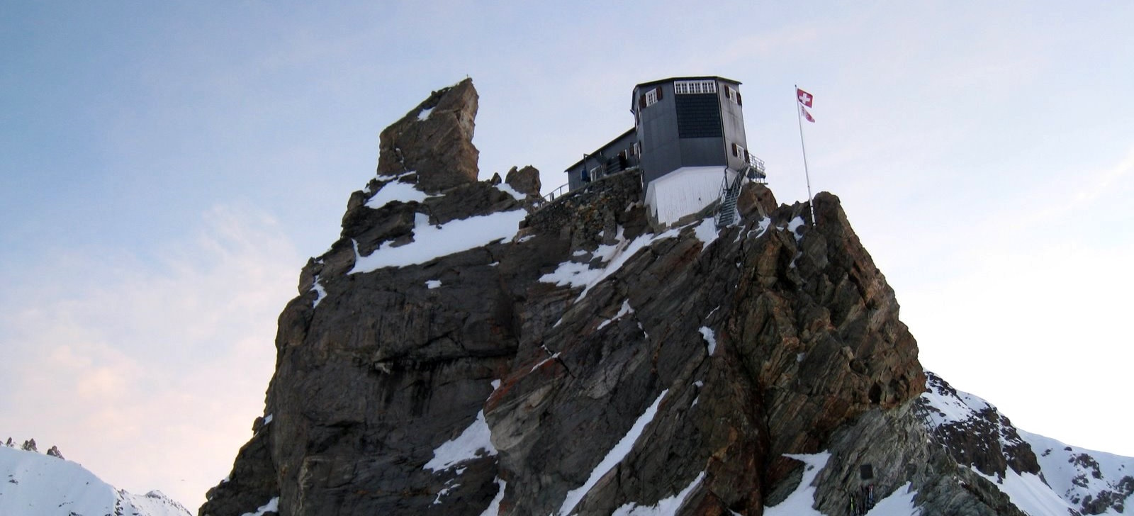 Cabane de Bertol, Alpes valaisannes (c) Jack3, CC BY-SA 3.0