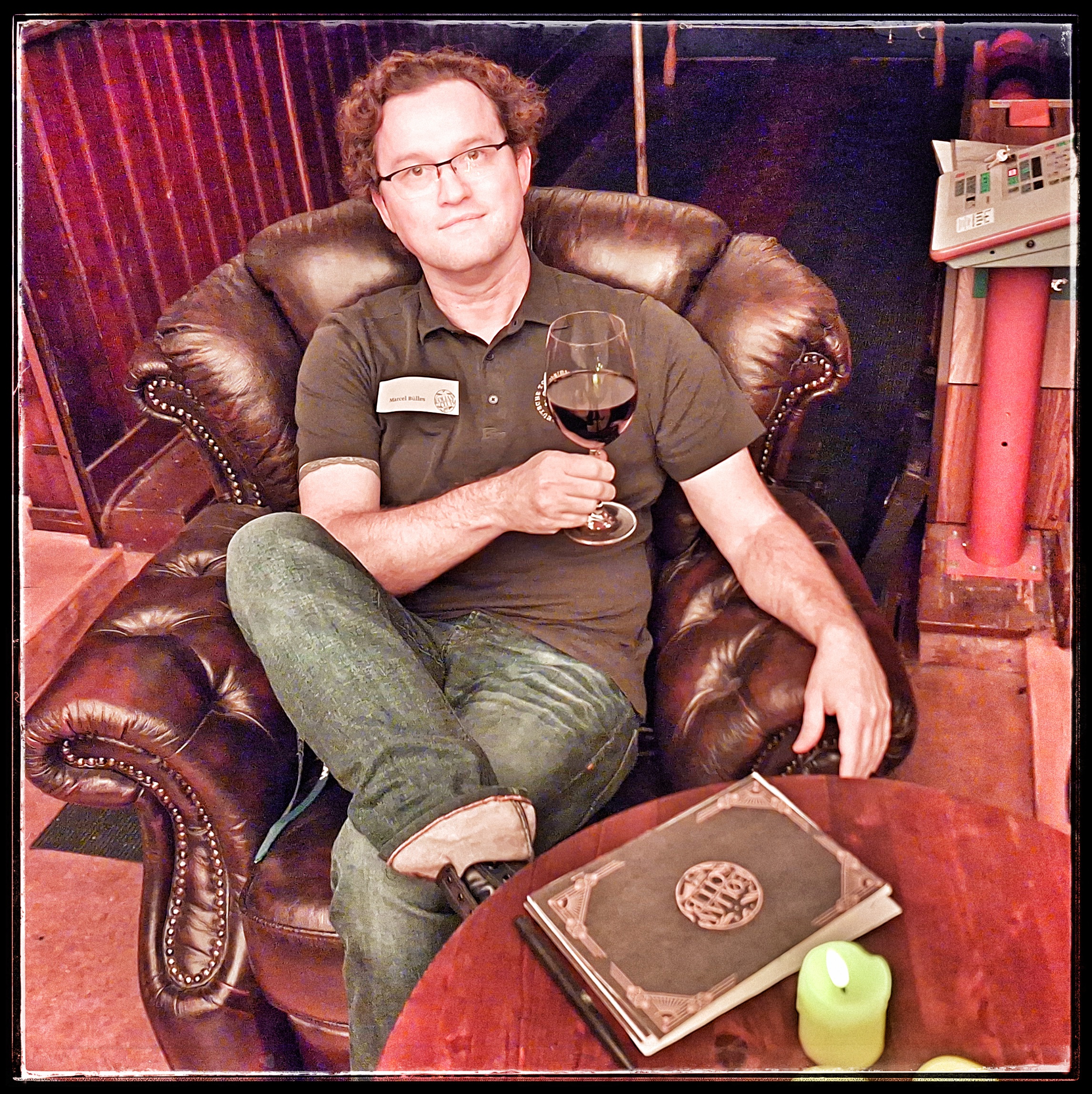 A relaxed atmosphere with a glass or two or three of rather delectable Merlot (Frankfurt Book Fair; Eolian Club)